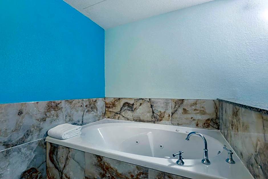 Clarion Inn Des Moines Airport