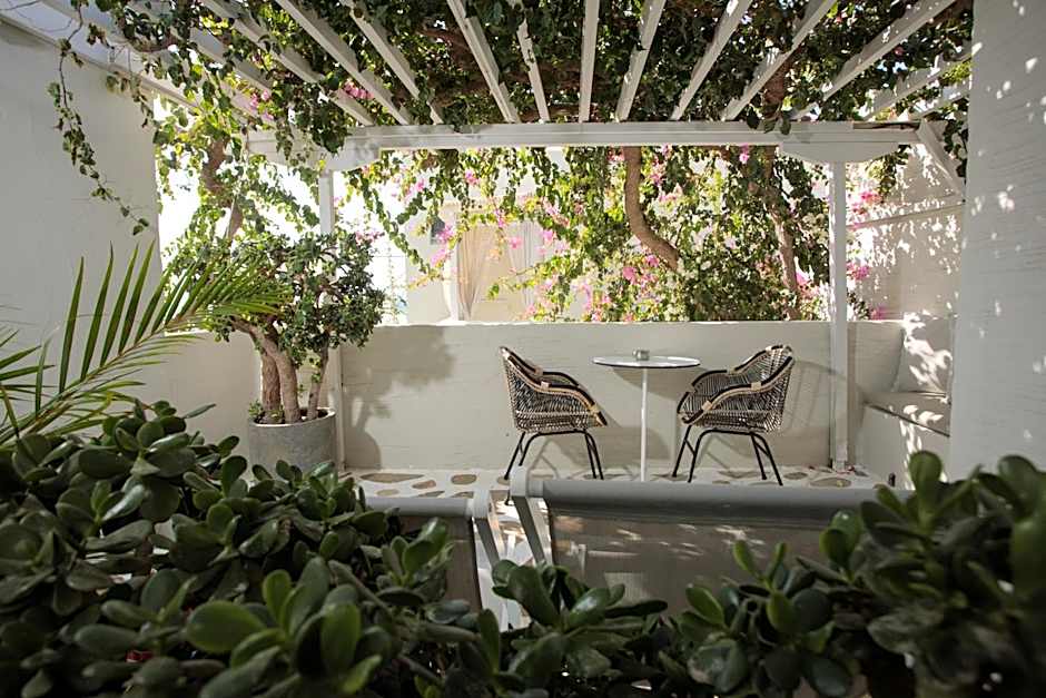 Iria Beach Art Hotel