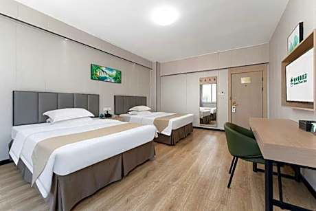 Twin Bed Room