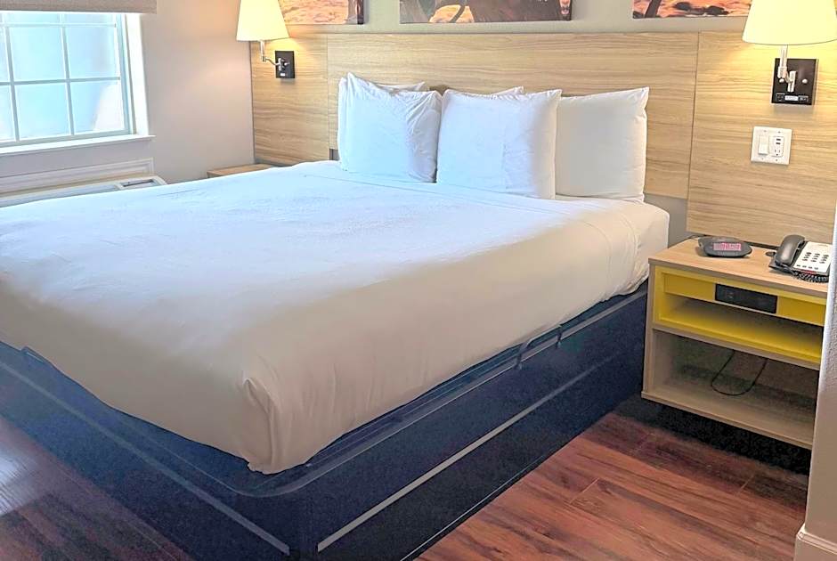Photo 1 of 5 of 1 King Bed, Mobility Accessible