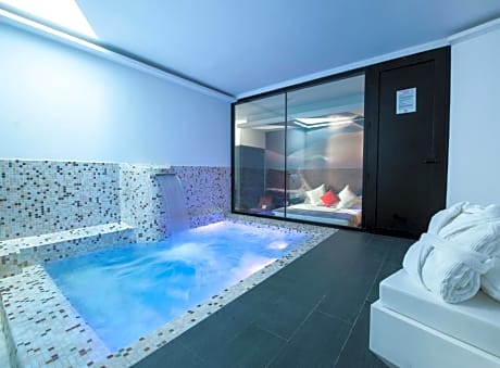 Double Room with swimming pool