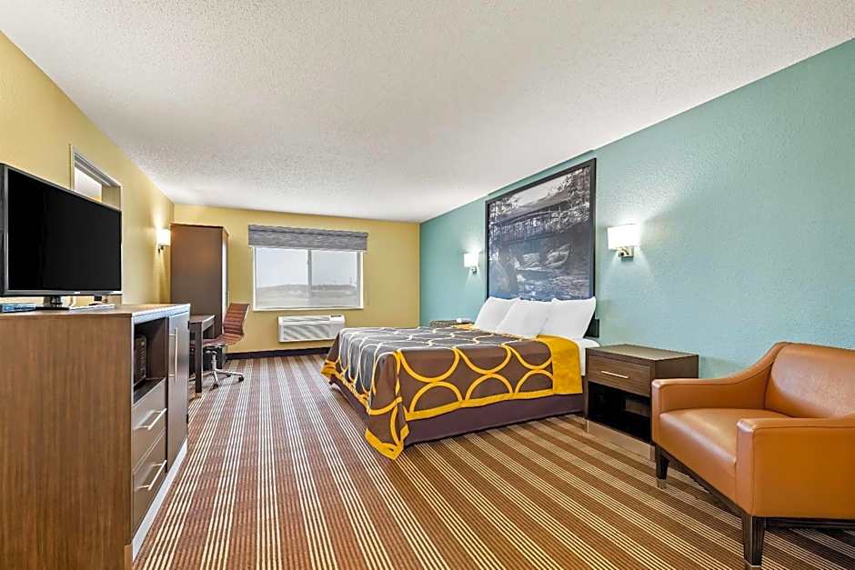 Super 8 by Wyndham Osseo WI