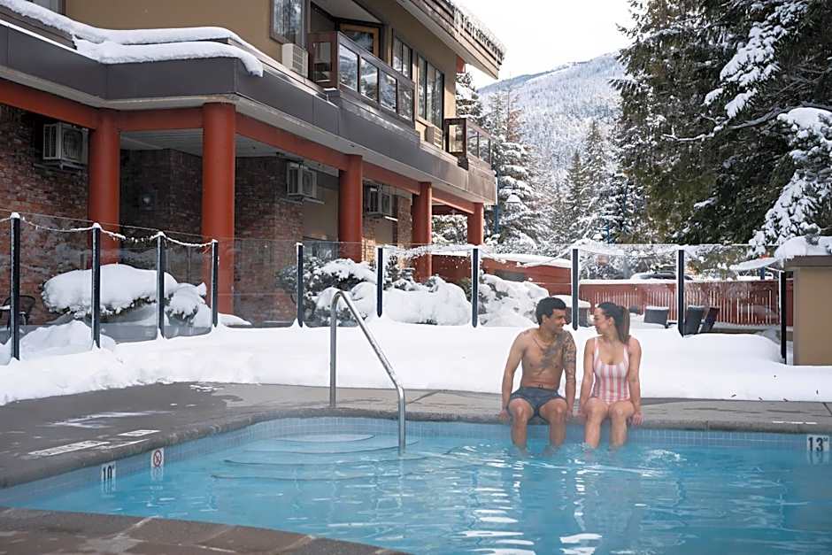 Whistler Village Inn & Suites