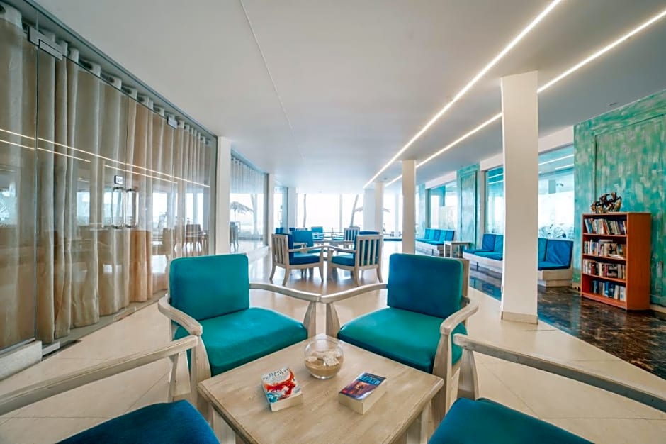 Hikkaduwa Beach Hotel