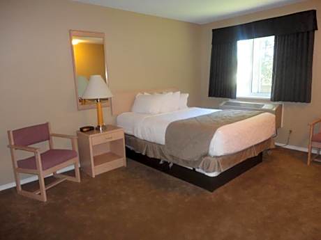 Queen Room - Disability Access - Non-Smoking