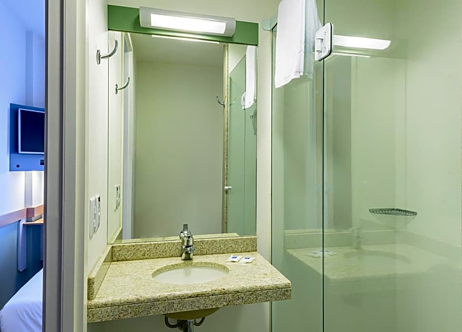 Ibis Budget Blumenau