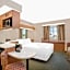 Microtel Inn & Suites by Wyndham Colfax/Newton