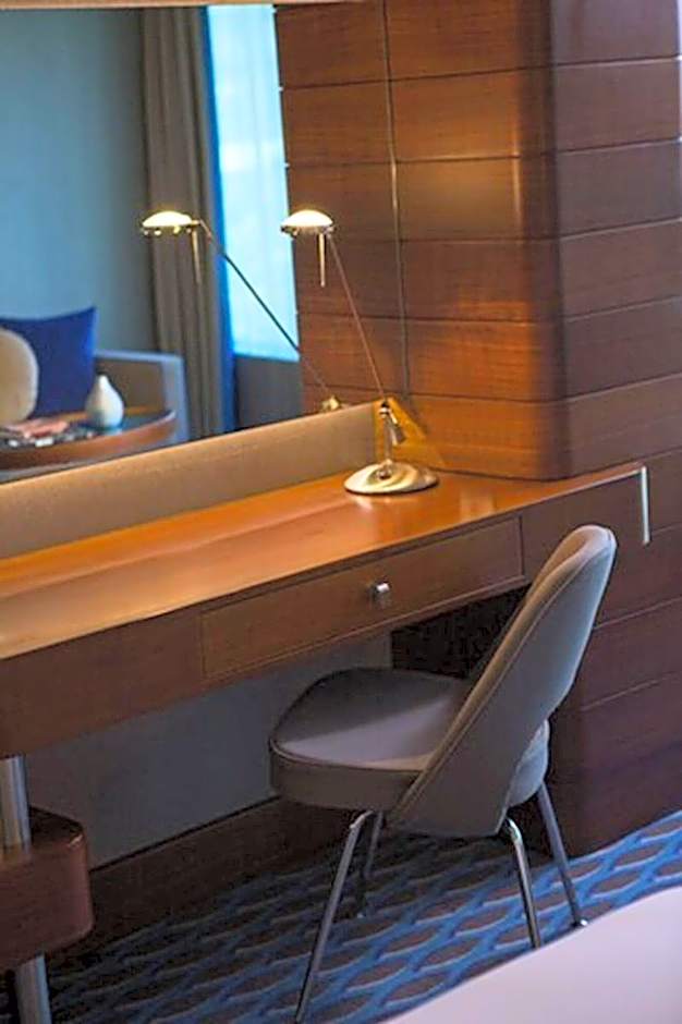 Renaissance by Marriott Izmir Hotel