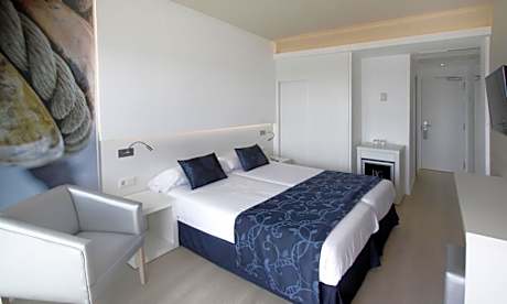 Double Room with Pool View