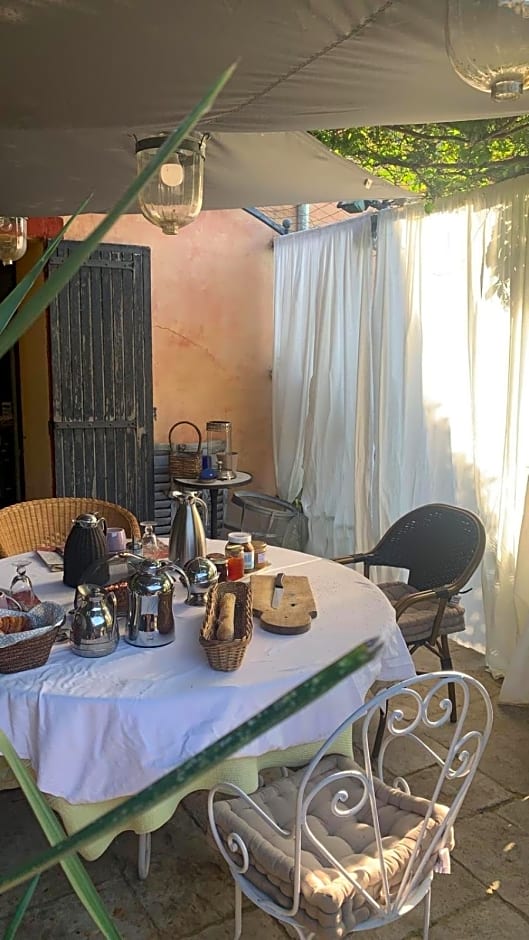 La villageoise, chambre troglodyte pitoresque au c¿ur du village