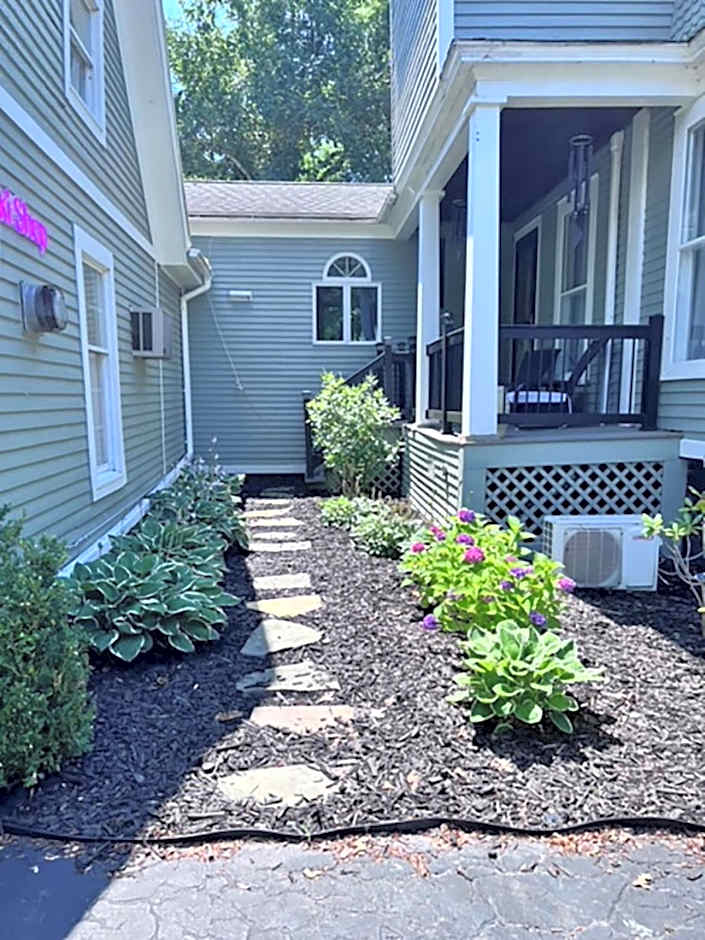 Niagara River Estate