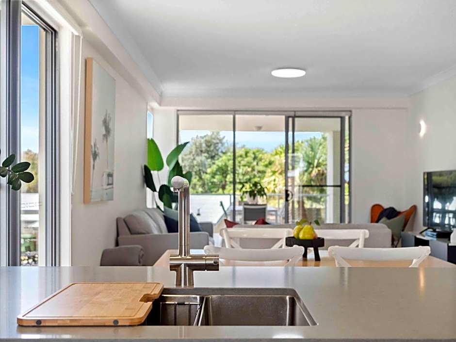 Pacific Marina Apartments