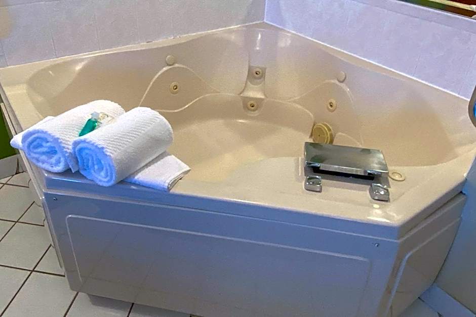 Quality Inn Bolingbrook I-55