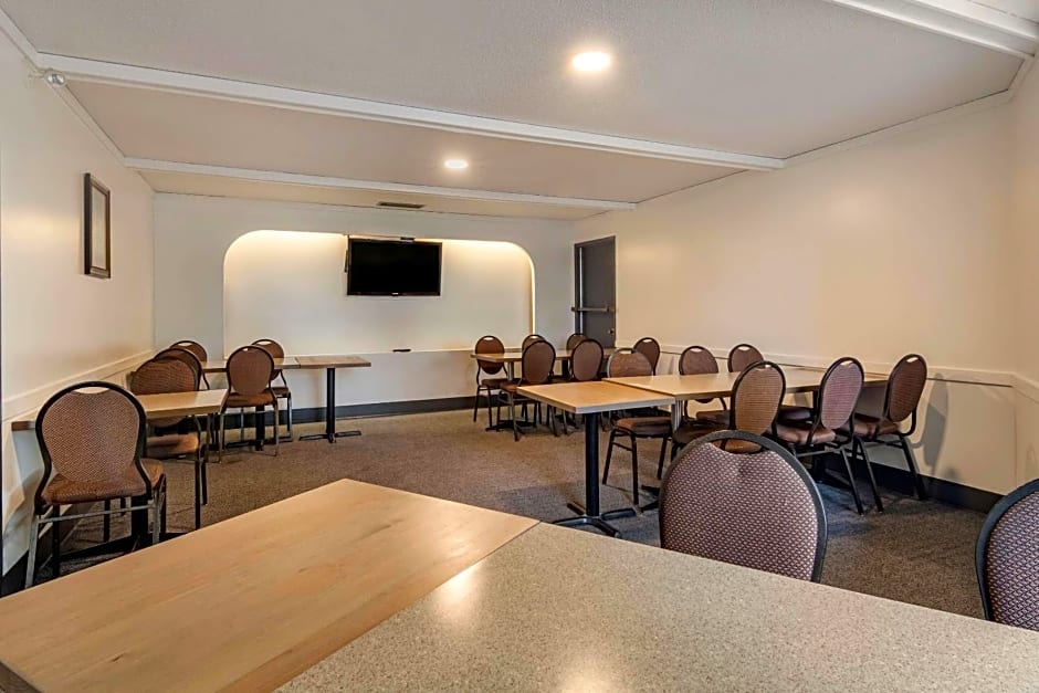 Hotel Penticton, Ascend Hotel Collection