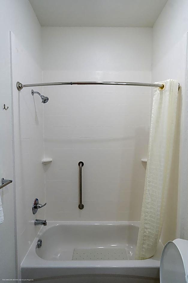 Texas Bungalows Hotel and Hotel Que at i35 Austin Pflugerville