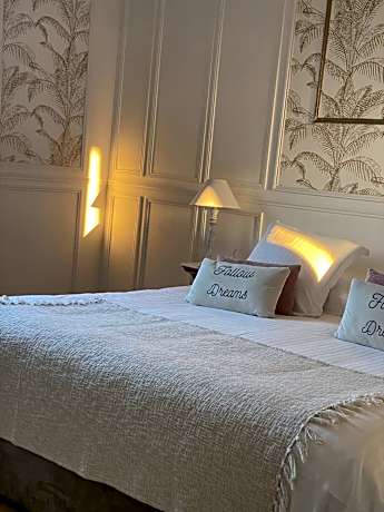 Suite with Garden View