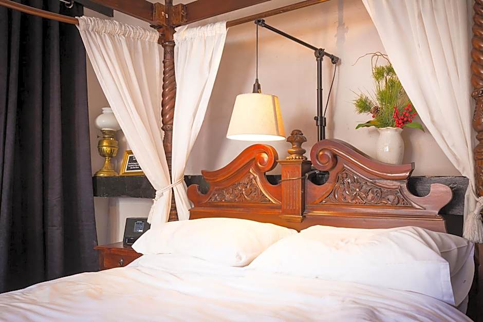 Trembling Madness Apartments