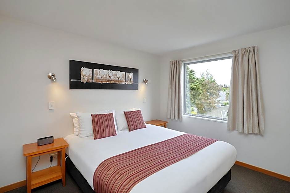 306 Motel Apartments