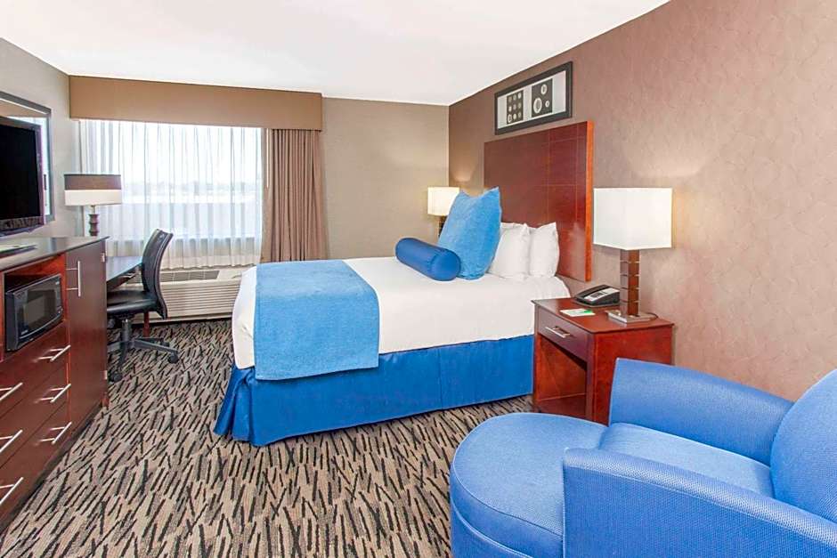 Wyndham Garden Elk Grove Village / O'Hare