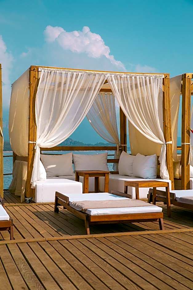 Rox Resort Hotel
