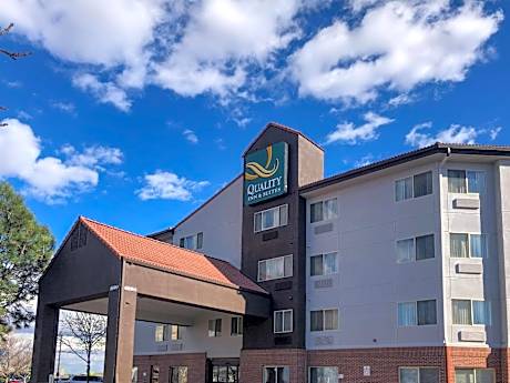 Quality Inn & Suites Denver International Airport