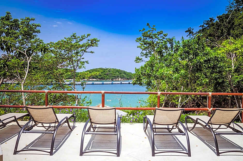 Binniguenda Huatulco & Beach Club