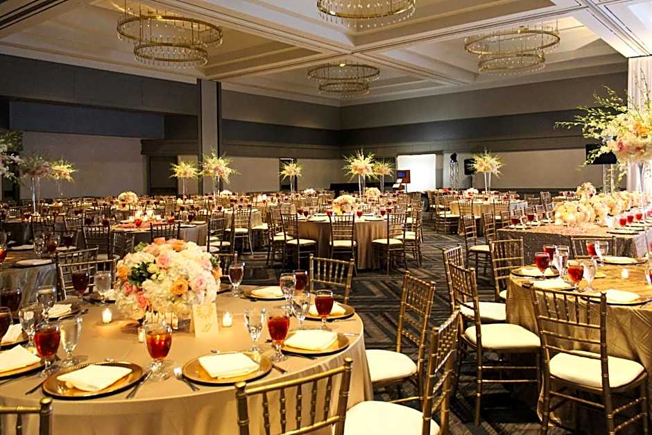 Crowne Plaza Atlanta Perimeter at Ravinia By IHG