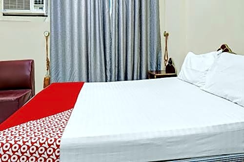 OYO 794 Great Country Hotel