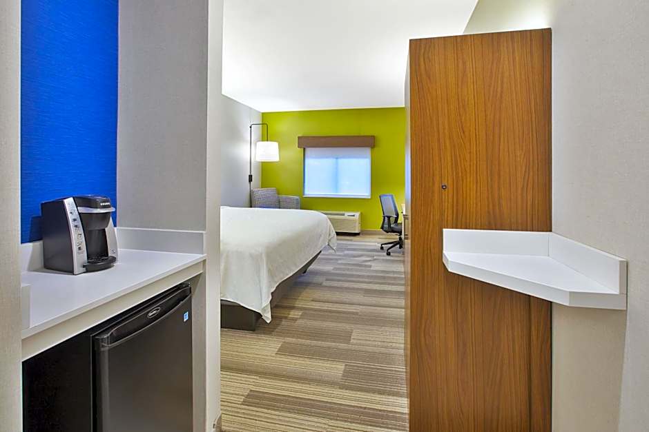 Holiday Inn Express Rochester-Victor By IHG