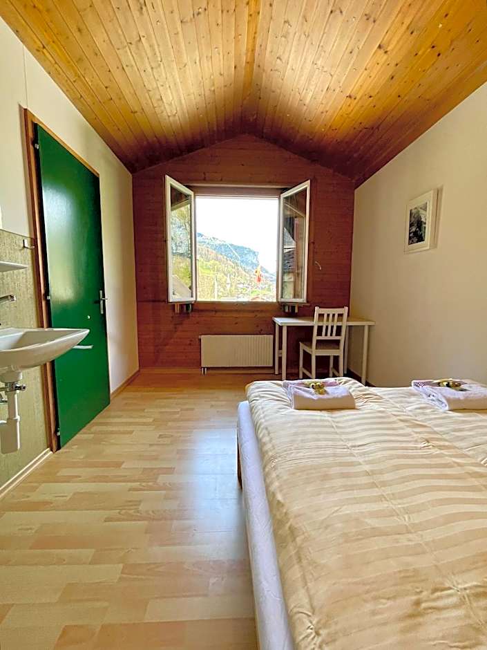 Alpine Base Hostel - Adults only