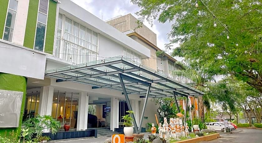 Harris Hotel & Residences Sunset Road