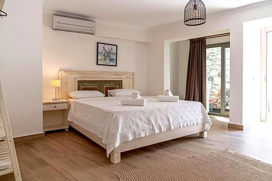 Lunas Alaçatı