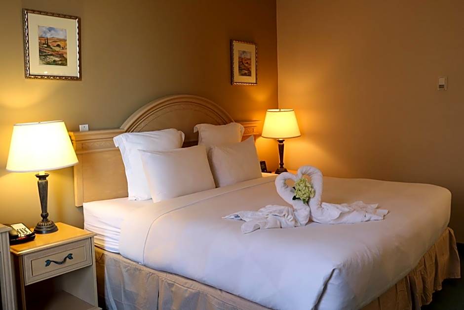 Nomad Hotel & Suites