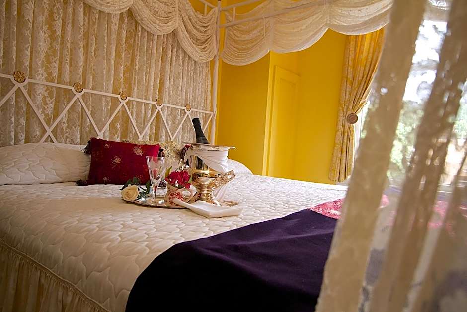 Hassinger Daniels Mansion Bed and Breakfast