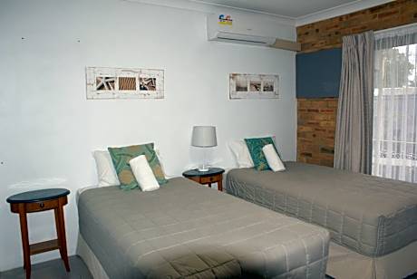 Twin Poolview Room