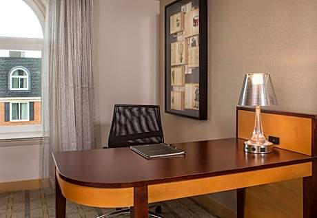 Queen Room with Two Queen Beds - Hearing Access