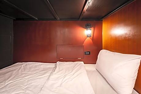 Bed in 24-Bed Mixed Dormitory Room