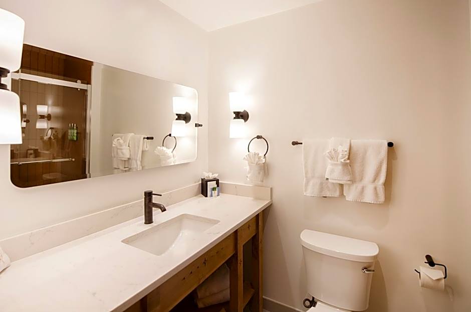 Pinon Court by La Fonda