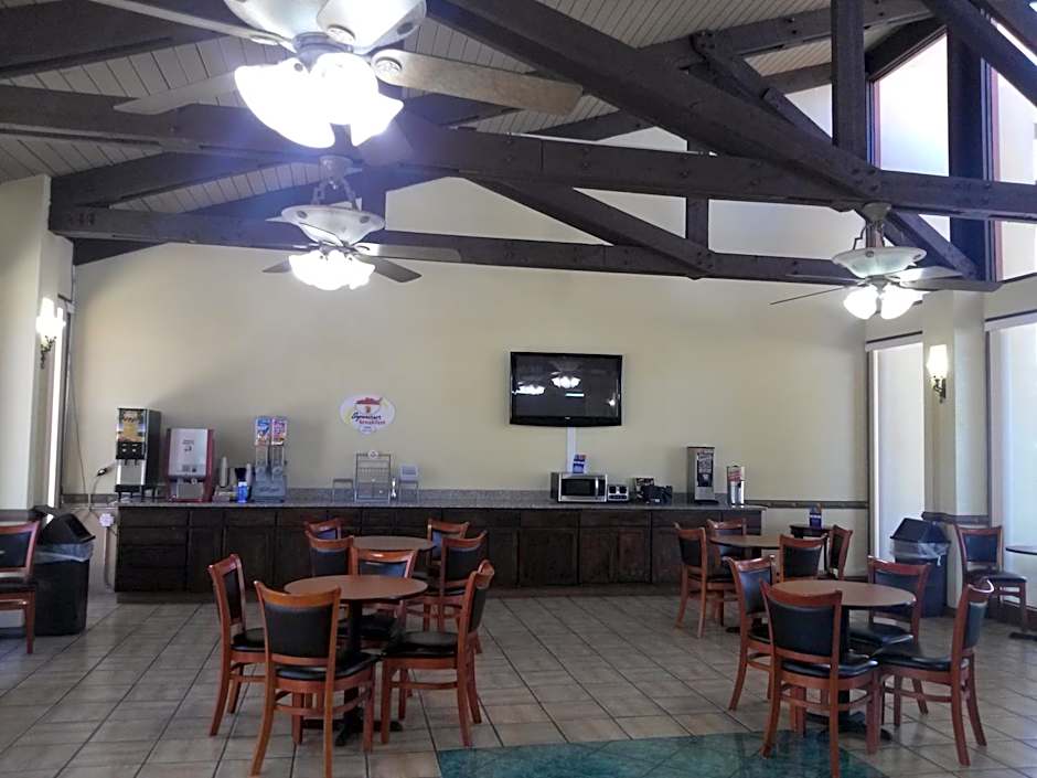 Super 8 by Wyndham Kerrville TX