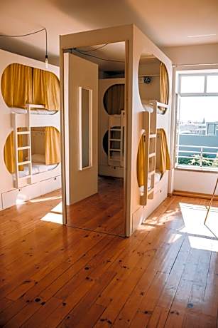 Capsule in 12-Bed Mixed Dormitory Room with Private Bathroom