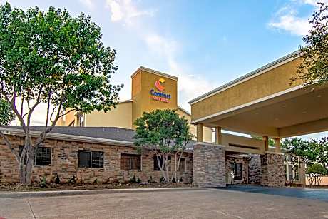 Comfort Suites NW Dallas Near Love Field