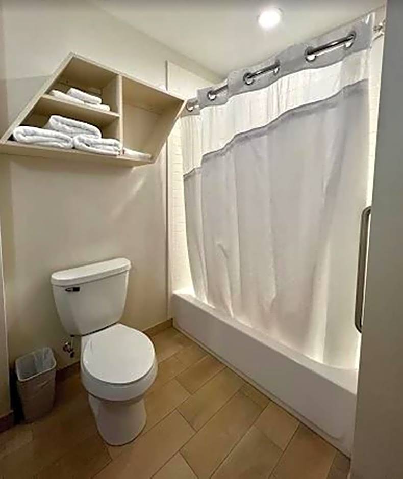 Holiday Inn Express & Suites Harrisburg S - New Cumberland By IHG