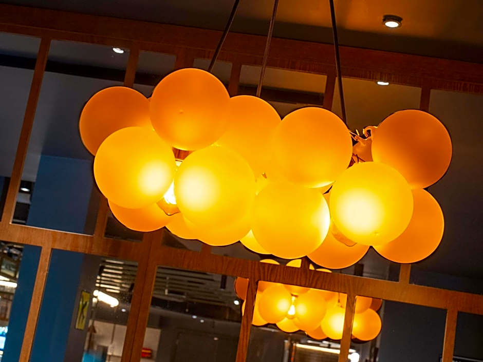 ibis London Gatwick Airport