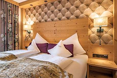 Two-Bedroom Suite (2-4 Adults)