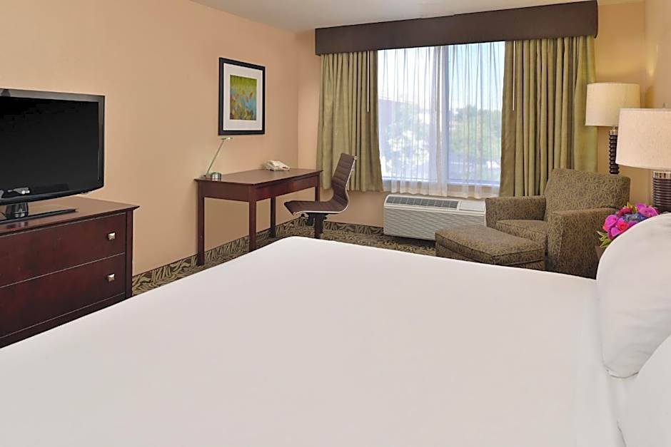 Holiday Inn Express Fresno River Park Highway 41 By IHG