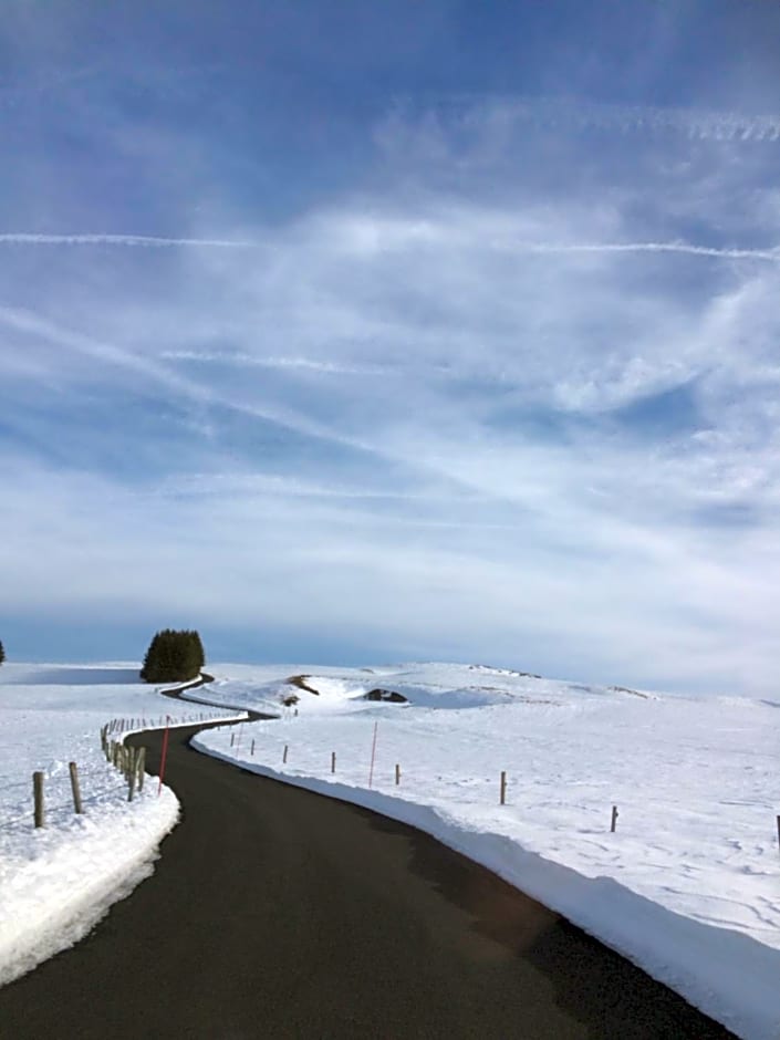 AUX PORTES D'AUBRAC studio 2 personnes