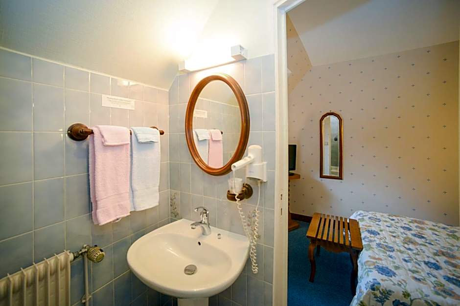 Logis Hôtel Restaurant Manoir De L'Acherie