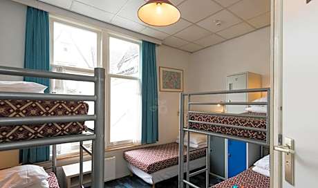 Private 5 Person Room