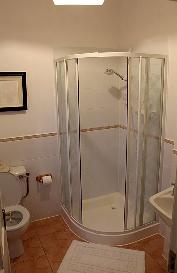 Malin Head SolasTobann ArtHouse Room 1 En-suite