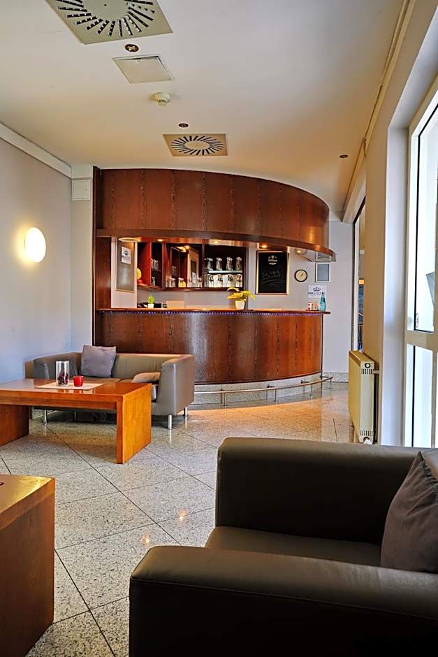 Hotel B99